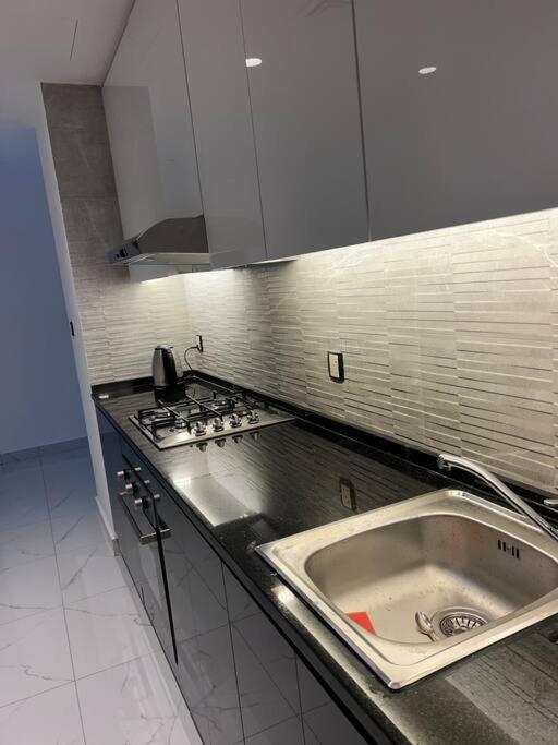 Modern Studio In The Heart Of Amman Esterno foto