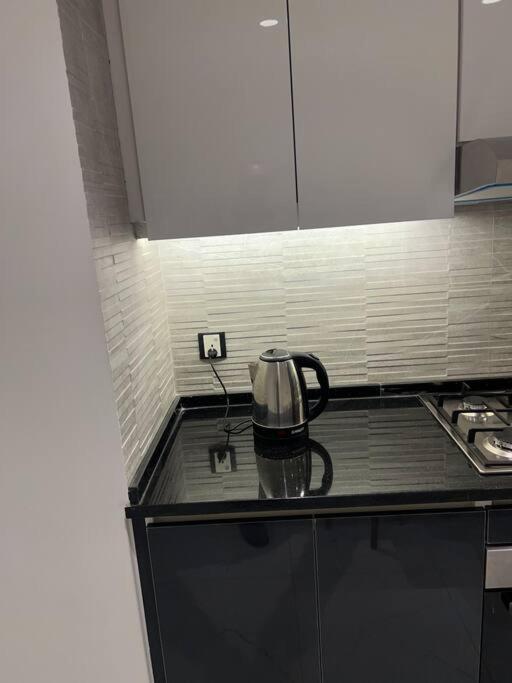 Modern Studio In The Heart Of Amman Esterno foto